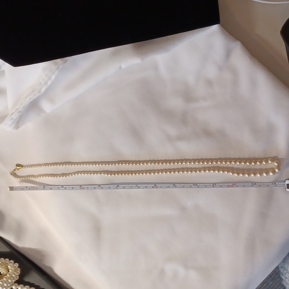 Girly Pearly Grab bag of necklaces and one bracelet - Picture 6 of 7